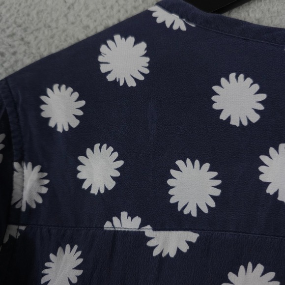 Equipment Shirt Womens Medium Blue White Floral Lynn Daisy Silk Button Up Blouse - Picture 11 of 12